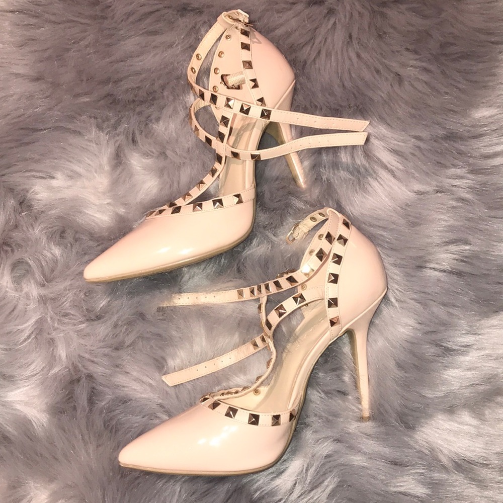 Pointy studded heels - Picture 3 of 7